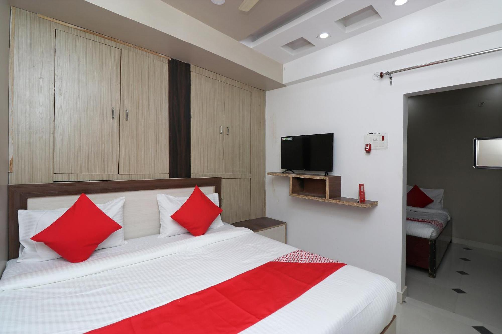 Hotel O Swastik Resort Colonelganj Экстерьер фото
