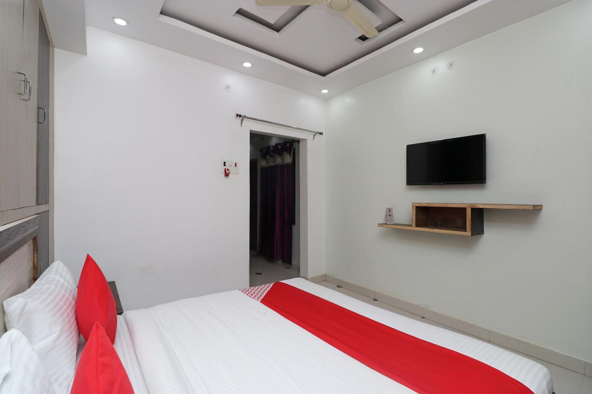 Hotel O Swastik Resort Colonelganj Экстерьер фото