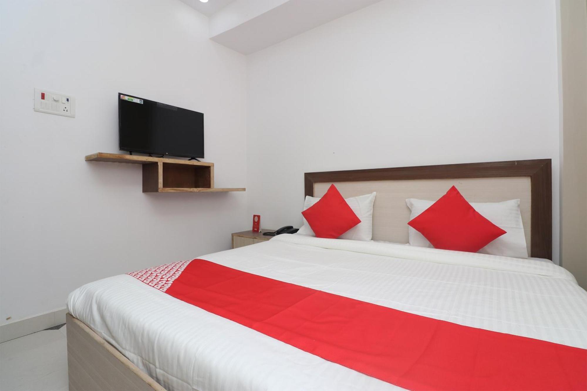 Hotel O Swastik Resort Colonelganj Экстерьер фото