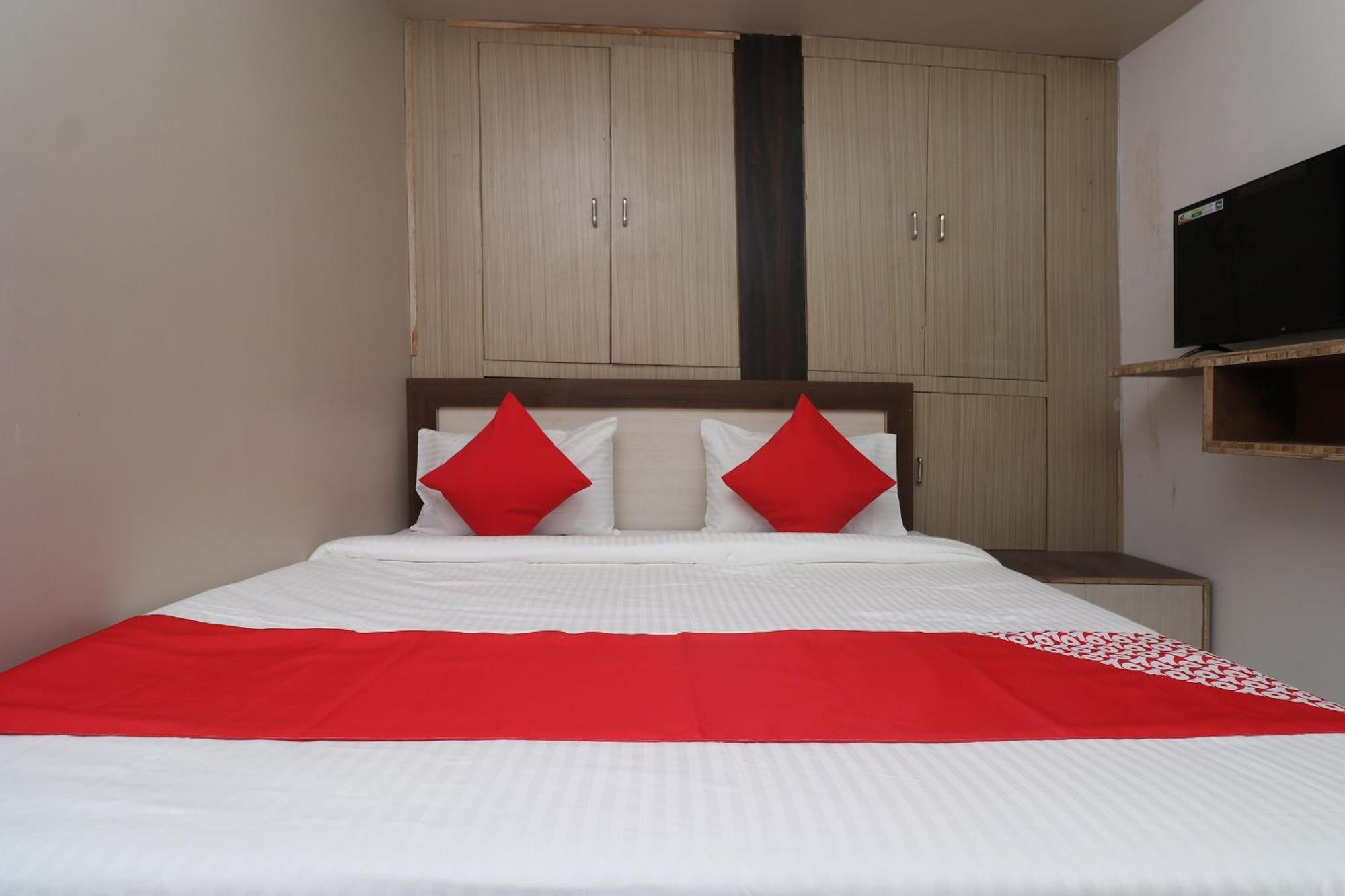 Hotel O Swastik Resort Colonelganj Экстерьер фото