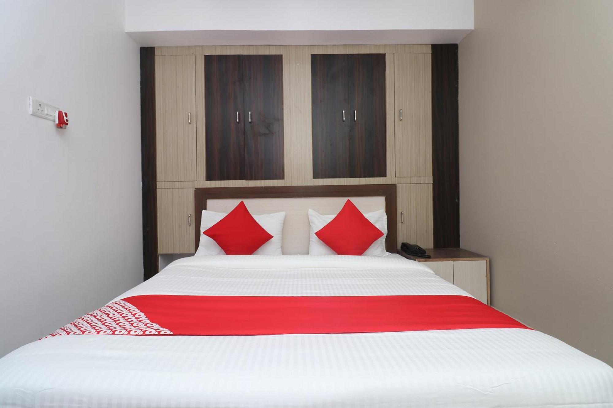 Hotel O Swastik Resort Colonelganj Экстерьер фото
